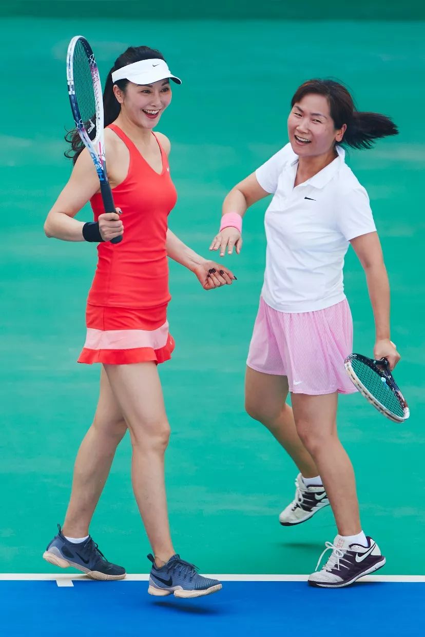 九游游戏-关于公牛观众热烈欢呼！，费德勒迎来三赛季出色发挥热度持续攀升的信息